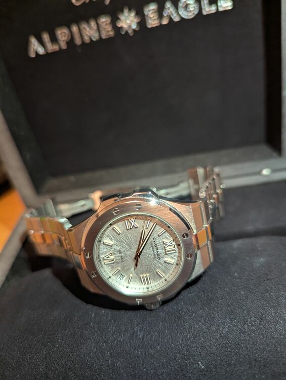 アルパインイーグル　40 グシュタードブティック20本限定（高級時計）の商品画像 - 査定依頼日：2025年9月9日 - 最高査定価格：2,100,000円