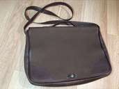 ヴィクトリア メッセンジャー トワルオフィシエ (キャンバス)（ブランドバッグ）の商品画像 - 査定依頼日：2023年8月20日 - 最高査定価格：50,000円