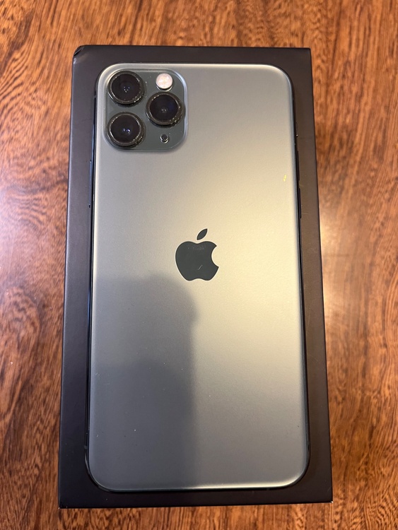 iPhone11Pro 64GB ミッドナイトグリーン（スマホ）の商品画像 - 査定依頼日：2026年8月21日 - 最高査定価格：22,500円