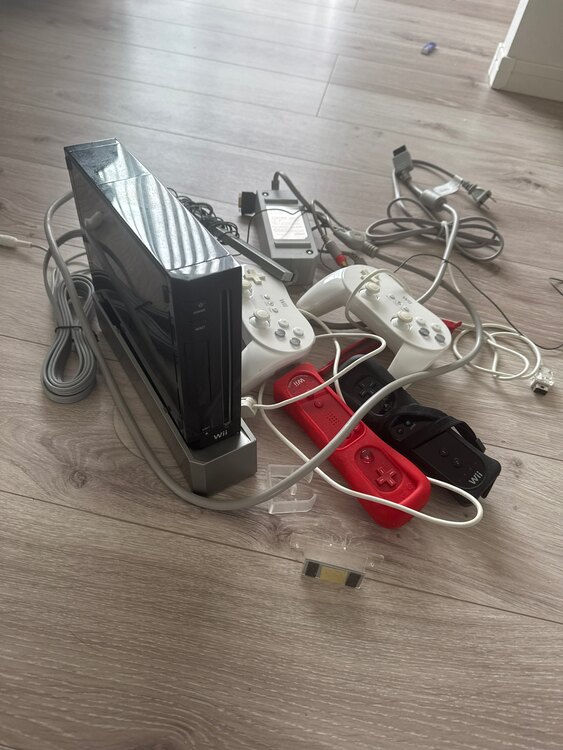 wii（ゲーム機本体・ゲームソフト）の商品画像 - 査定依頼日：2025年4月24日 - 最高査定価格：1,000円