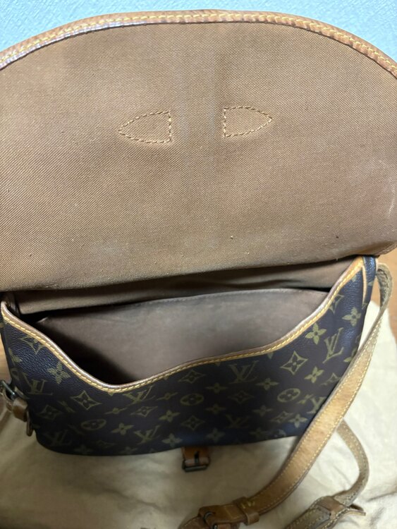 モノグラム ソミュール30 ショルダーバッグ（ブランドバッグ）の商品画像 - 査定依頼日：2025年4月27日 - 最高査定価格：40,000円