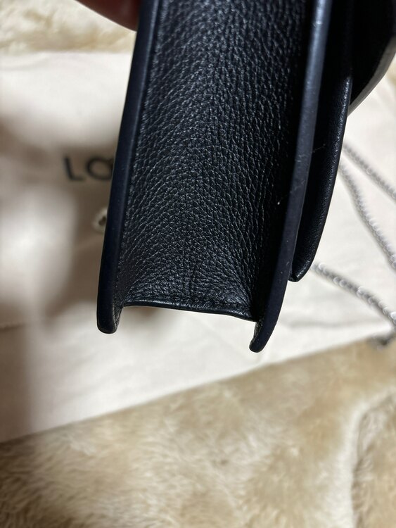 ロックミーチェーンミニ（ブランドバッグ）の商品画像 - 査定依頼日：2025年1月15日 - 最高査定価格：150,000円