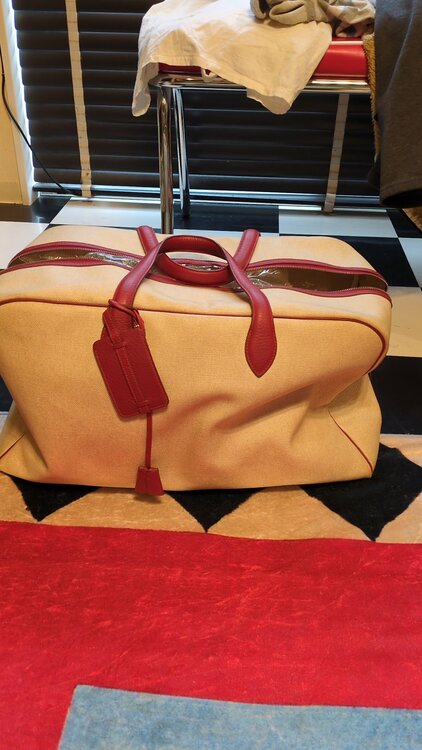 エルメス ヴィクトリア （ブランドバッグ）の商品画像 - 査定依頼日：2026年4月19日 - 最高査定価格：65,000円