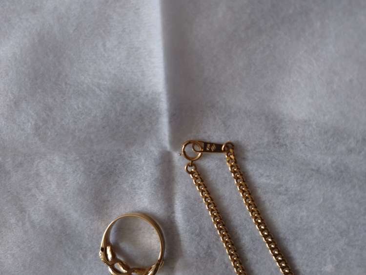 ブレフレット、指輪（金・貴金属）の商品画像 - 査定依頼日：2023年2月15日 - 最高査定価格：100,000円