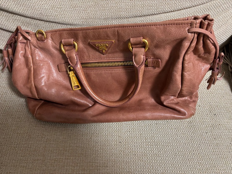 ショルダー付きトートバッグ（ブランドバッグ）の商品画像 - 査定依頼日：2025年9月30日 - 最高査定価格：30,000円