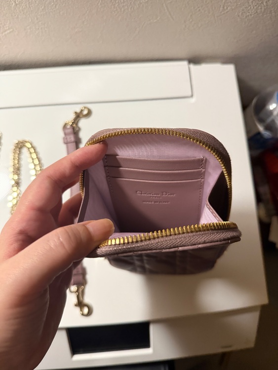 Lady Dior フォンホルダー（ブランド財布・小物）の商品画像 - 査定依頼日：2025年6月22日 - 最高査定価格：80,000円