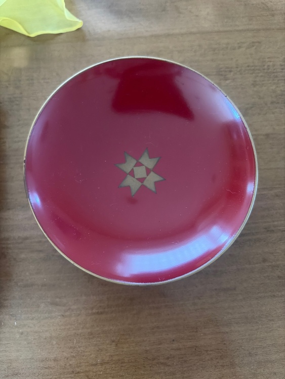 満州中央銀行創立10周年記念品（美術品・骨董品）の商品画像 - 査定依頼日：2026年6月15日 - 最高査定価格：1,000円