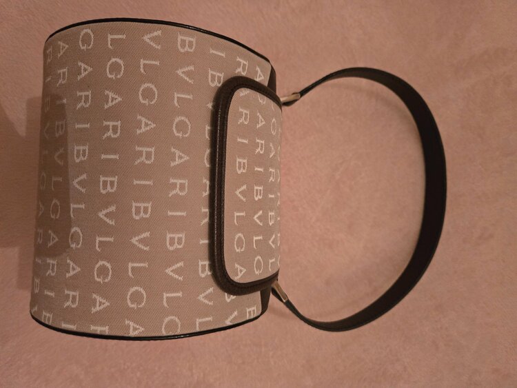 筒型　茶色ベージュ（ブランドバッグ）の商品画像 - 査定依頼日：2026年4月7日 - 最高査定価格：50,000円