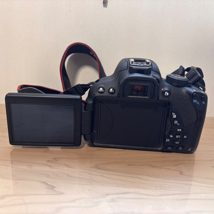 eos kiss x7i（カメラ）の商品画像 - 査定依頼日：2026年7月7日 - 最高査定価格：11,500円
