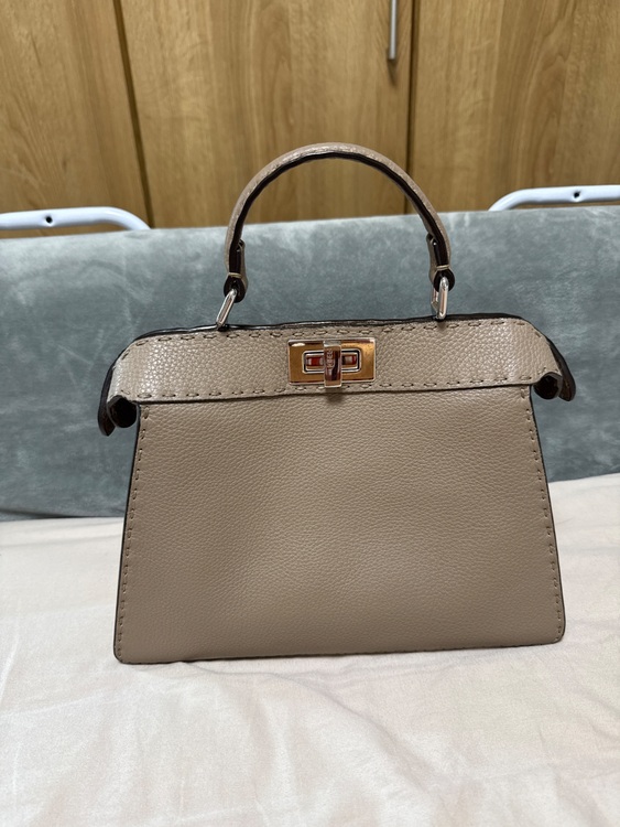 フェンディ  （ブランドバッグ）の商品画像 - 査定依頼日：2025年10月28日 - 最高査定価格：250,000円