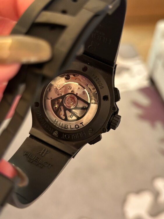 ウブロ ビックバン （高級時計）の商品画像 - 査定依頼日：2024年12月8日 - 最高査定価格：1,000,000円