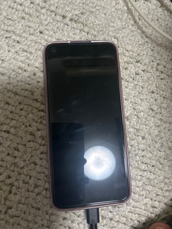OPPO OPPO Reno7 A 【au】OPPO Reno7 A（スマホ）の商品画像 - 査定依頼日：2026年6月6日 - 最高査定価格：3,000円