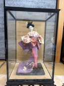 ガラスケース入り　日本人形（美術品・骨董品）の商品画像 - 査定依頼日：2026年2月11日 - 最高査定価格：3,000円