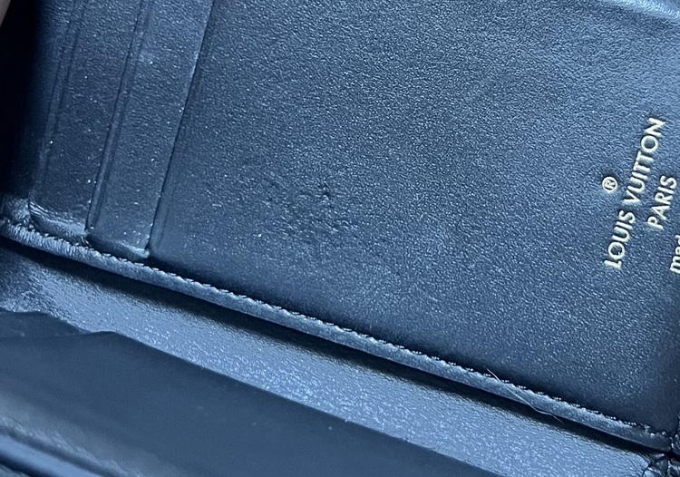 ポルトフォイユドーフィーヌ（ブランド財布・小物）の商品画像 - 査定依頼日：2026年2月8日 - 最高査定価格：35,000円