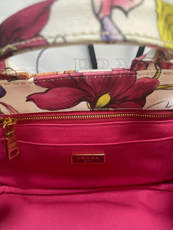 プラダ  （ブランドバッグ）の商品画像 - 査定依頼日：2025年3月27日 - 最高査定価格：60,000円