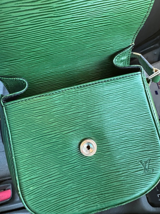 ショルダー（ブランドバッグ）の商品画像 - 査定依頼日：2025年12月6日 - 最高査定価格：23,000円