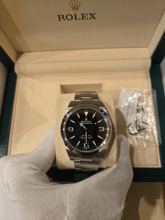 ロレックス エクスプローラー 214270（高級時計）の商品画像 - 査定依頼日：2025年9月25日 - 最高査定価格：1,050,000円