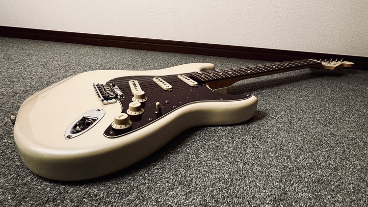 Fender Limited Edition American Showcase（ピアノ・楽器・PA機材）の商品画像 - 査定依頼日：2026年5月4日 - 最高査定価格：160,000円