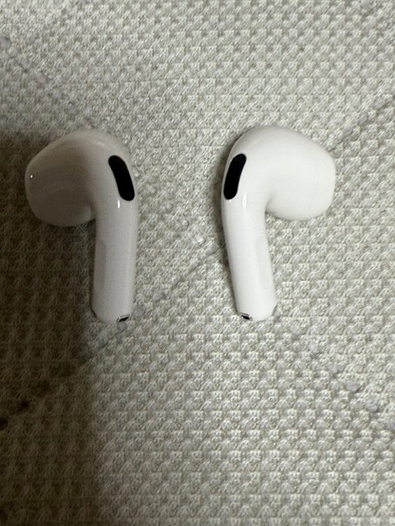 AirPods 4（オーディオ・スピーカー）の商品画像 - 査定依頼日：2025年5月5日 - 最高査定価格：15,000円