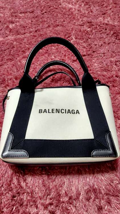 バレンシアガ  （ブランドバッグ）の商品画像 - 査定依頼日：2025年4月1日 - 最高査定価格：40,000円