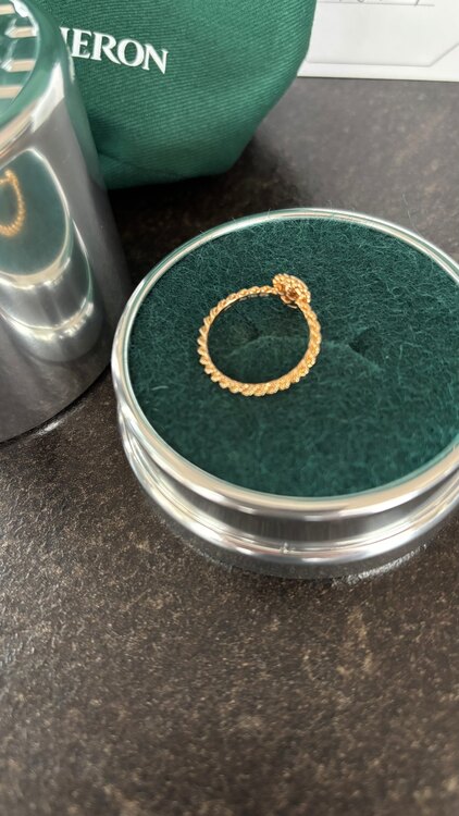 ブシュロン　セルパンボエムスモールPG（宝石）の商品画像 - 査定依頼日：2025年5月29日 - 最高査定価格：265,000円