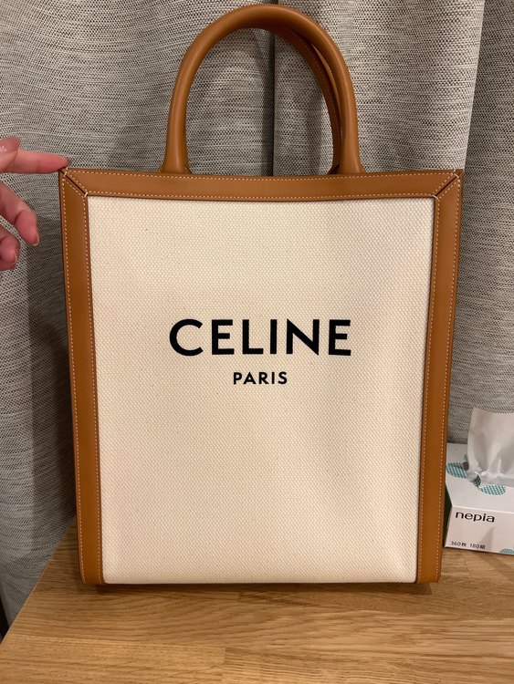 スモール バーティカル CELINE カバ / CELINE プリント キャンバ（ブランドバッグ）の商品画像 - 査定依頼日：2022年9月29日 - 最高査定価格：75,000円