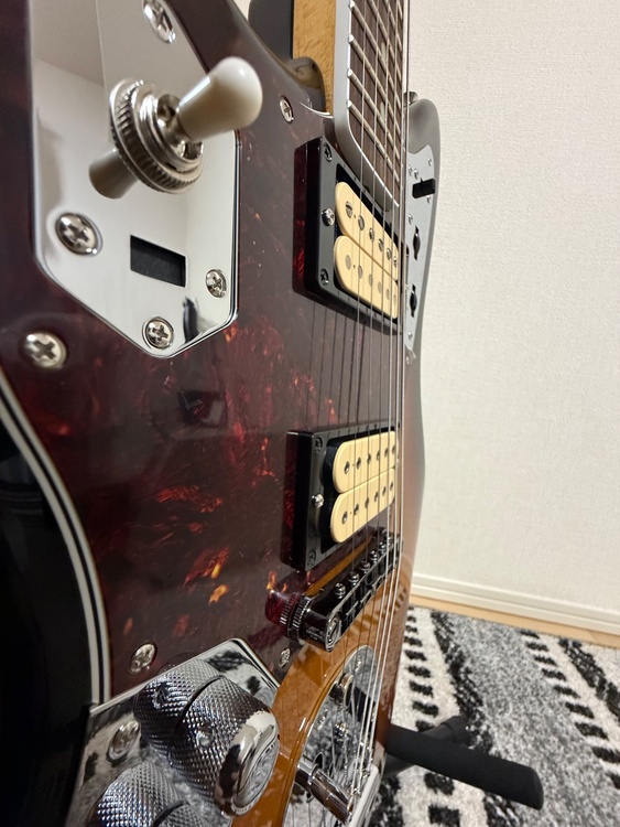 Kurt Cobain Jaguar® Left-Hand（ピアノ・楽器・PA機材）の商品画像 - 査定依頼日：2026年4月4日 - 最高査定価格：145,000円