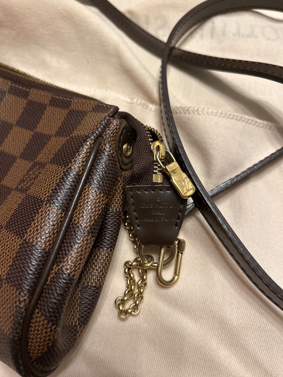 エヴァ（ブランドバッグ）の商品画像 - 査定依頼日：2025年8月30日 - 最高査定価格：143,000円