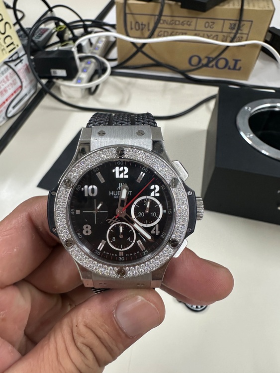 ウブロ ビックバン 301.SX.130.RX.11（高級時計）の商品画像 - 査定依頼日：2025年6月25日 - 最高査定価格：850,000円