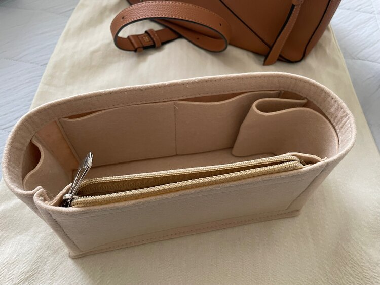 LOEWE ロエベ パズルバッグ スモール ソフトグレインカーフライトキャメル（ブランド財布・小物）の商品画像 - 査定依頼日：2025年5月7日 - 最高査定価格：125,000円