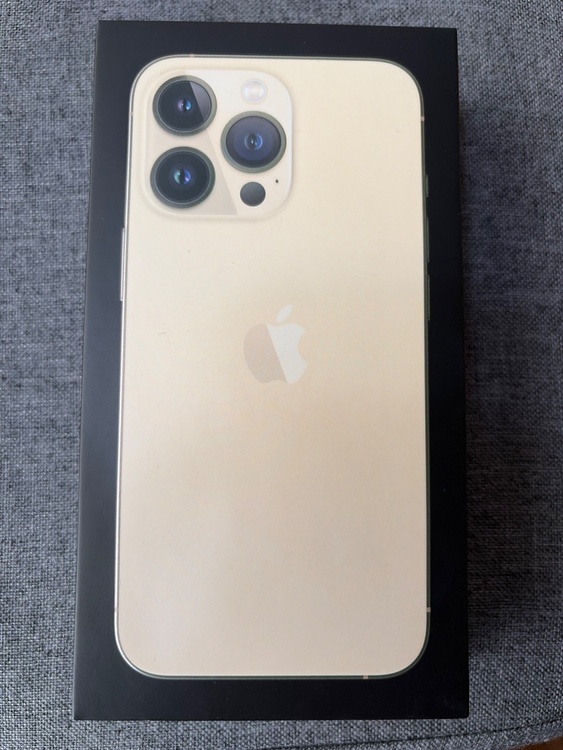 iPhone 13 Pro 256GB au（スマホ）の商品画像 - 査定依頼日：2026年1月18日 - 最高査定価格：53,000円