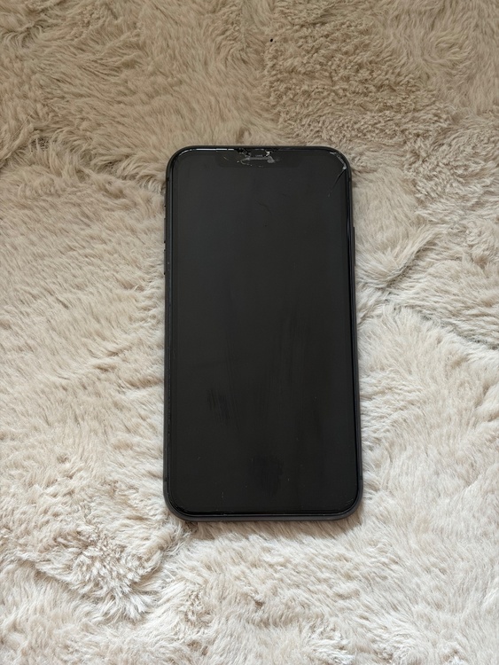 iPhone iPhone11 64GB SIMフリー（スマホ）の商品画像 - 査定依頼日：2026年7月30日 - 最高査定価格：13,000円