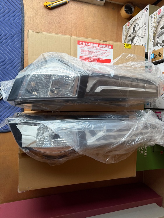 トヨタ、ルーミー、カスタム後期、左右テール（カー用品）の商品画像 - 査定依頼日：2025年10月13日 - 最高査定価格：10,000円