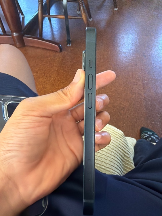 iPhone iPhone 13 128GB 楽天モバイル（スマホ）の商品画像 - 査定依頼日：2026年7月11日 - 最高査定価格：36,500円