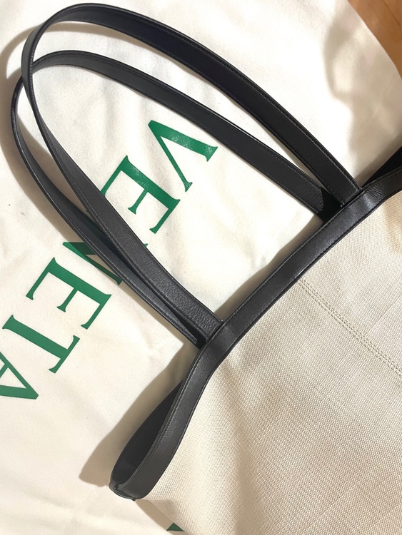 ボッテガ・ヴェネタ  （ブランドバッグ）の商品画像 - 査定依頼日：2026年3月16日 - 最高査定価格：50,000円