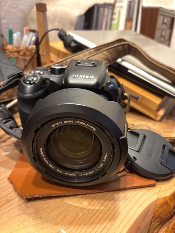 s100fs（カメラ）の商品画像 - 査定依頼日：2026年7月7日 - 最高査定価格：8,000円