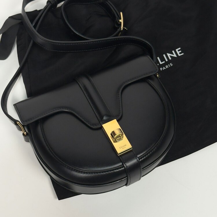 スモール ブザス 16 セーズ ショルダーバッグ（ブランドバッグ）の商品画像 - 査定依頼日：2025年5月27日 - 最高査定価格：177,000円