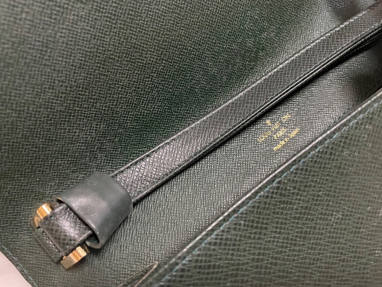 セカンドバッグ（ブランドバッグ）の商品画像 - 査定依頼日：2025年10月12日 - 最高査定価格：21,000円