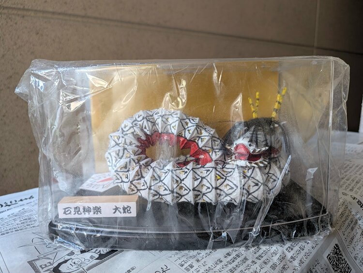 日本人形と香炉（美術品・骨董品）の商品画像 - 査定依頼日：2026年10月3日 - 最高査定価格：100,000円