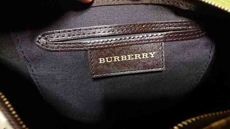 バーバリー レディース ハンドバッグ クラッシックチェック　（ブランドバッグ）の商品画像 - 査定依頼日：2019年7月23日 - 最高査定価格：10,000円