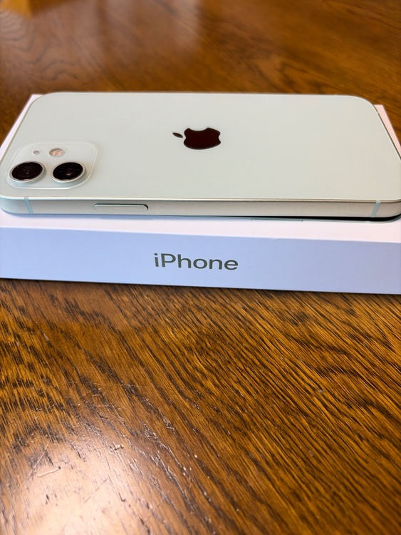 iPhone 12 128GB Softbank（スマホ）の商品画像 - 査定依頼日：2026年1月18日 - 最高査定価格：28,000円