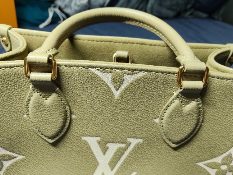 オンザゴーPM モノグラムアンプラント　カーキクレームM46647（ブランドバッグ）の商品画像 - 査定依頼日：2026年1月7日 - 最高査定価格：300,000円