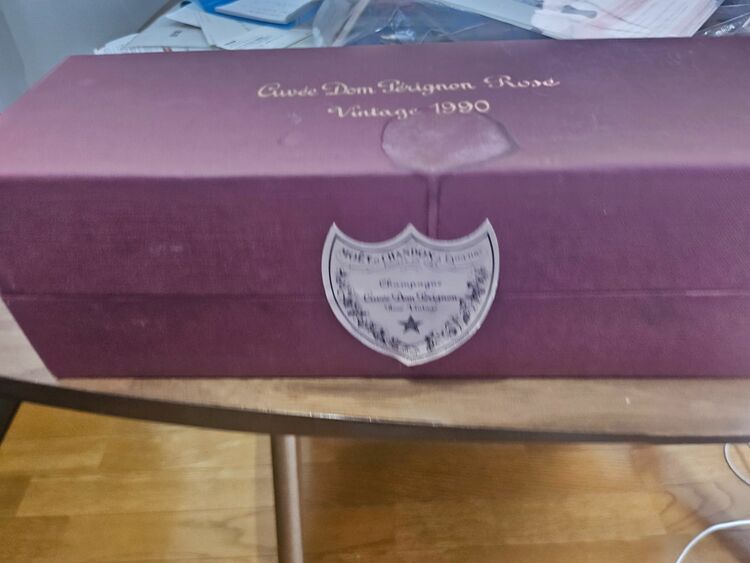 シャンパン ドン・ペリニヨン （お酒）の商品画像 - 査定依頼日：2025年9月21日 - 最高査定価格：30,000円