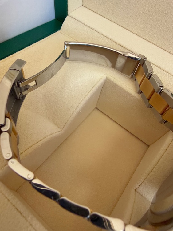 ロレックス スカイドゥエラー 32693（高級時計）の商品画像 - 査定依頼日：2025年11月24日 - 最高査定価格：2,750,000円