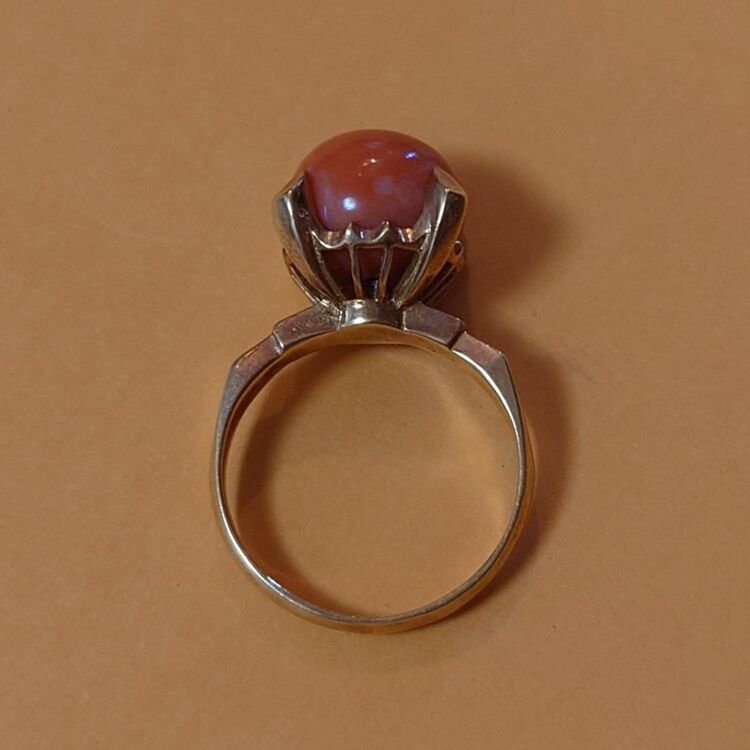 赤珊瑚のゴールドリング（金・貴金属）の商品画像 - 査定依頼日：2025年11月23日 - 最高査定価格：120,000円