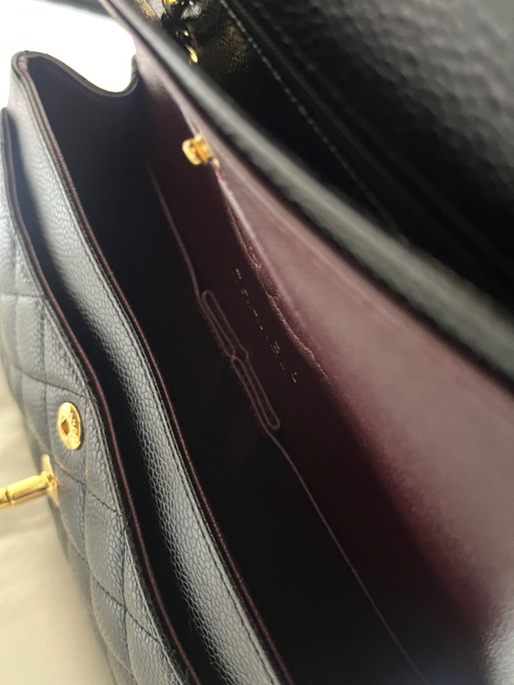 クラシック　フラップ  バッグ23  A01113 C3906（ブランドバッグ）の商品画像 - 査定依頼日：2026年2月14日 - 最高査定価格：980,000円