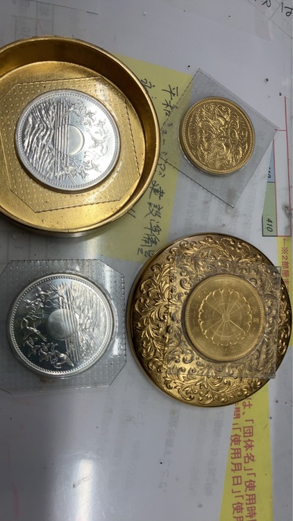 天皇陛下御在位60年記念 10万円金貨（金・貴金属）の商品画像 - 査定依頼日：2026年3月6日 - 最高査定価格：480,000円