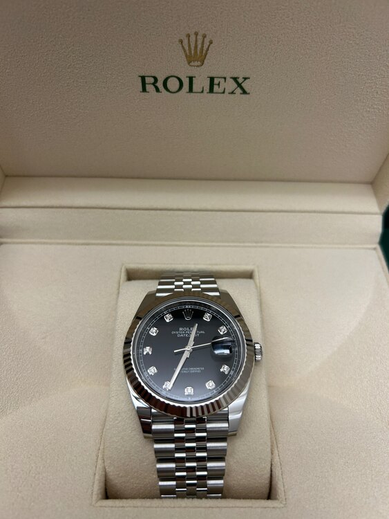 デイトジャスト 126334 [ジュビリーブレス ブラック]ダイヤ（高級時計）の商品画像 - 査定依頼日：2025年1月5日 - 最高査定価格：2,330,000円