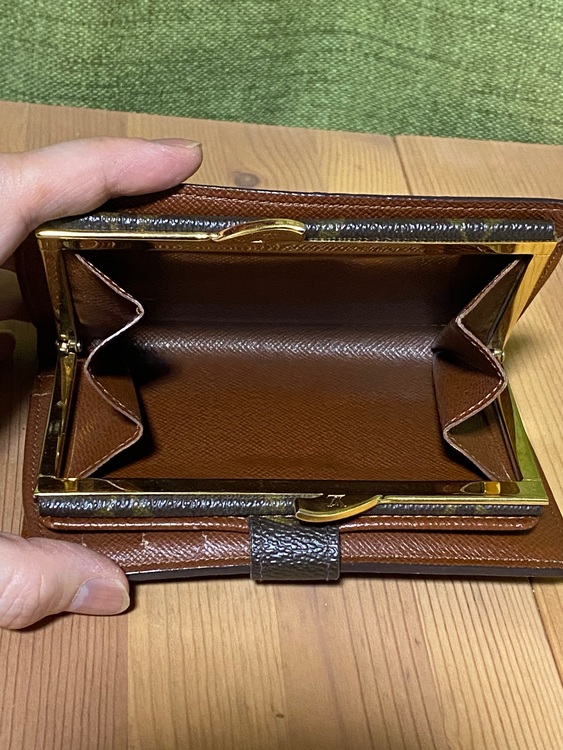 財布　ヴィエノア（ブランドバッグ）の商品画像 - 査定依頼日：2022年8月1日 - 最高査定価格：12,000円