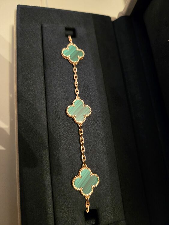 ヴァンクリーフ アルハンブラ５Pブレスレット、マラカイト（金・貴金属）の商品画像 - 査定依頼日：2025年12月1日 - 最高査定価格：650,000円